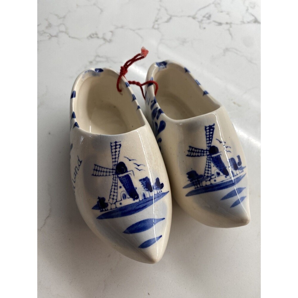 Miniature Holland Dutch Delft Blue/White Windmill Shoes Clogs Ornament 4.5"